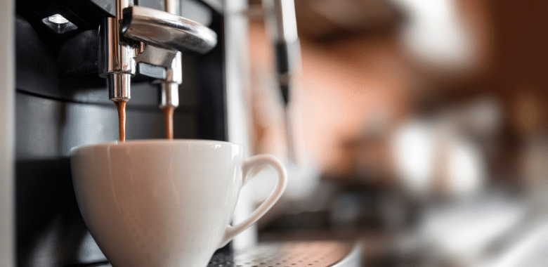 Espresso koffiemachine op het werk